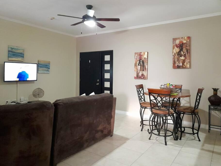 Choose To Be Happy At Brompton Estates - One And Two Bedroom With Pool Kingston Exterior foto