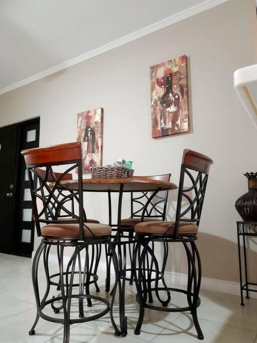 Choose To Be Happy At Brompton Estates - One And Two Bedroom With Pool Kingston Exterior foto
