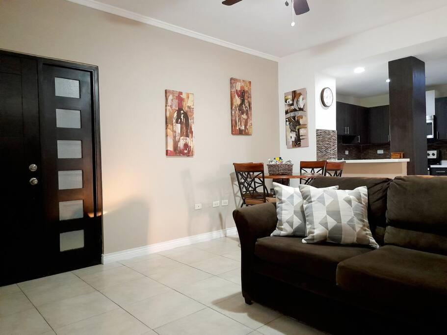 Choose To Be Happy At Brompton Estates - One And Two Bedroom With Pool Kingston Exterior foto